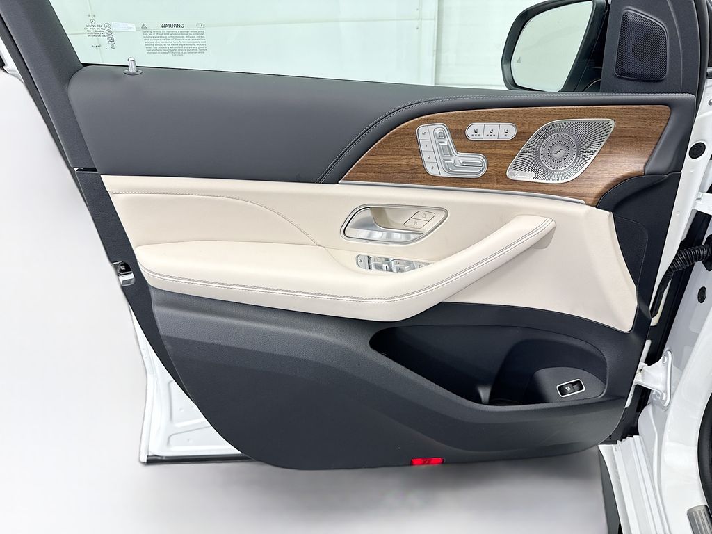 Thumbnail: 2026 Mercedes-Benz GLE - 24