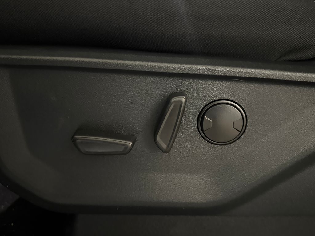 New 2026 Gray Ford XLT image 26