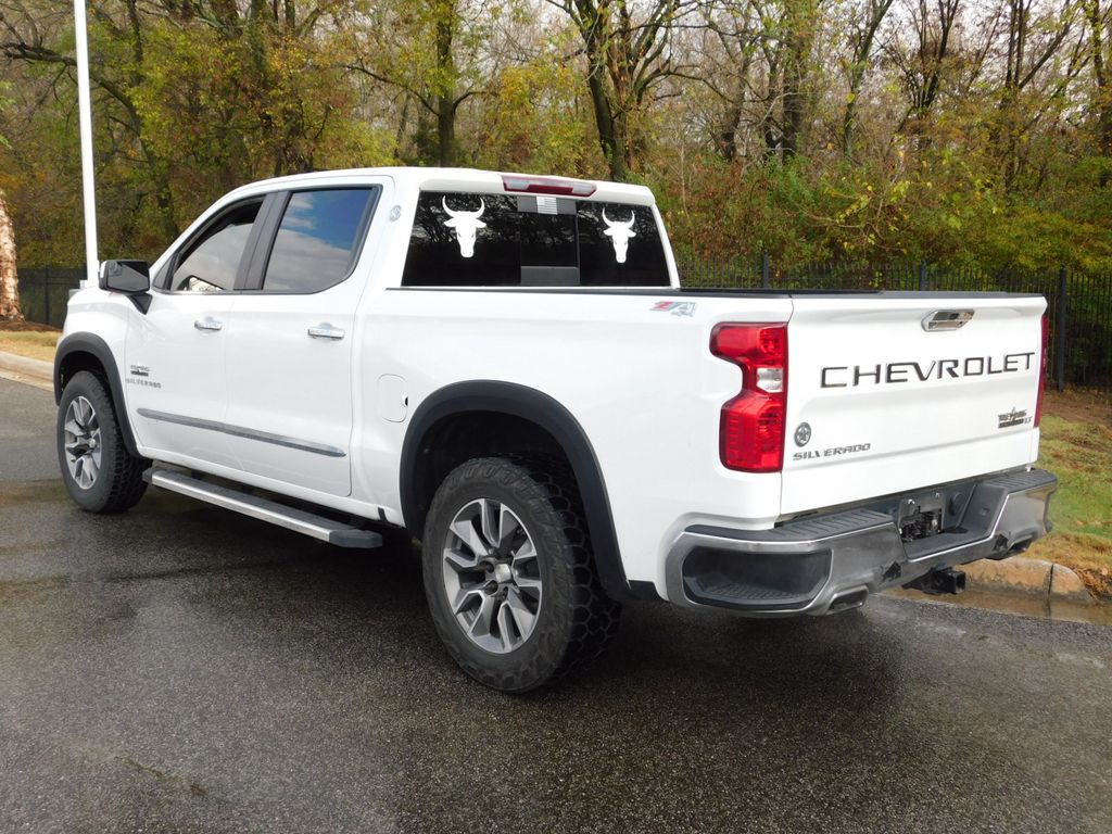 2021 Chevrolet Silverado 1500 LT 3