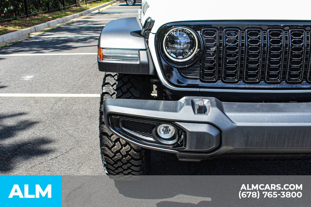 Used 2025 White Jeep Willys image 12