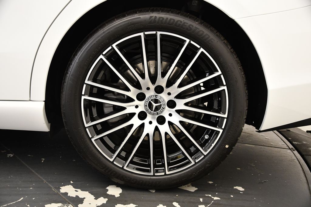 Thumbnail: 2025 Mercedes-Benz C-Class - 14