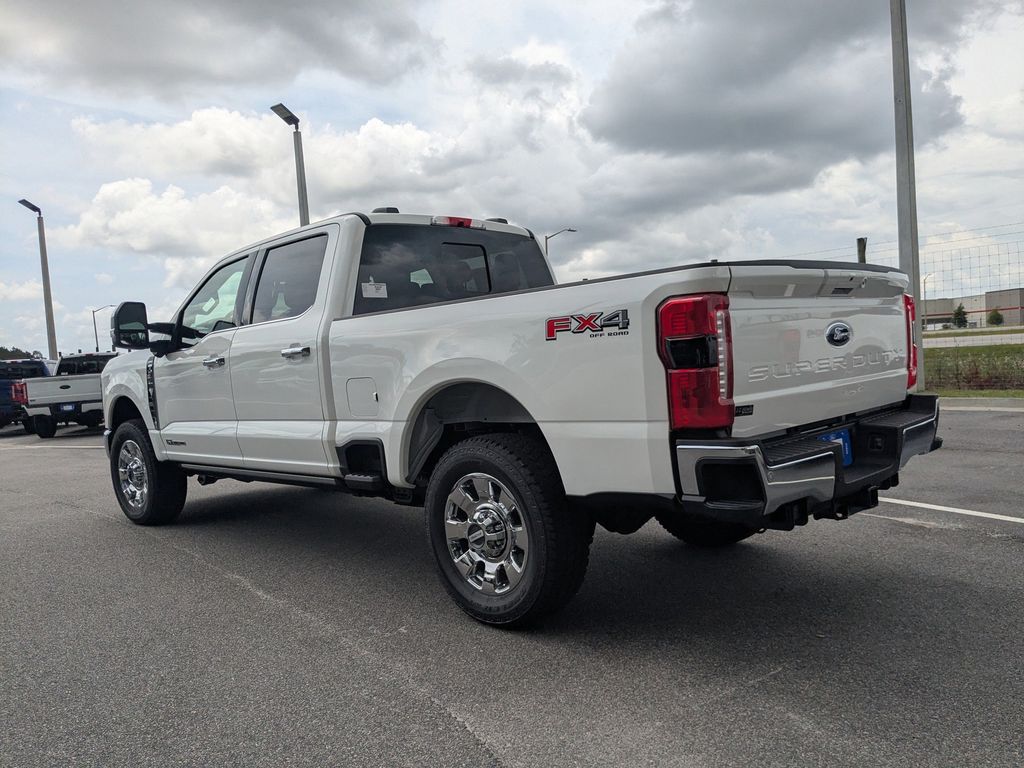 2026 Ford F-350 Super Duty LARIAT