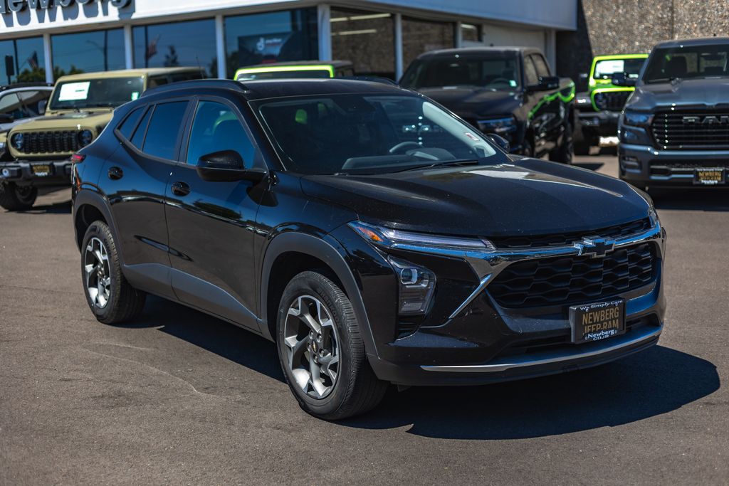 2024 Chevrolet Trax LT thumbnail 6