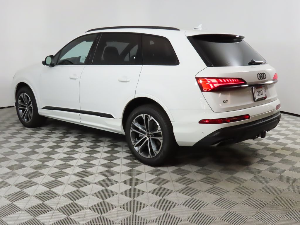 2025 Audi Q7  3