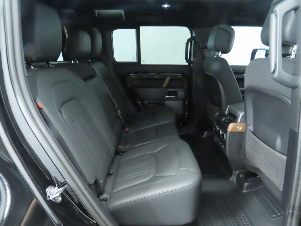 2024 Land Rover Defender 110 23