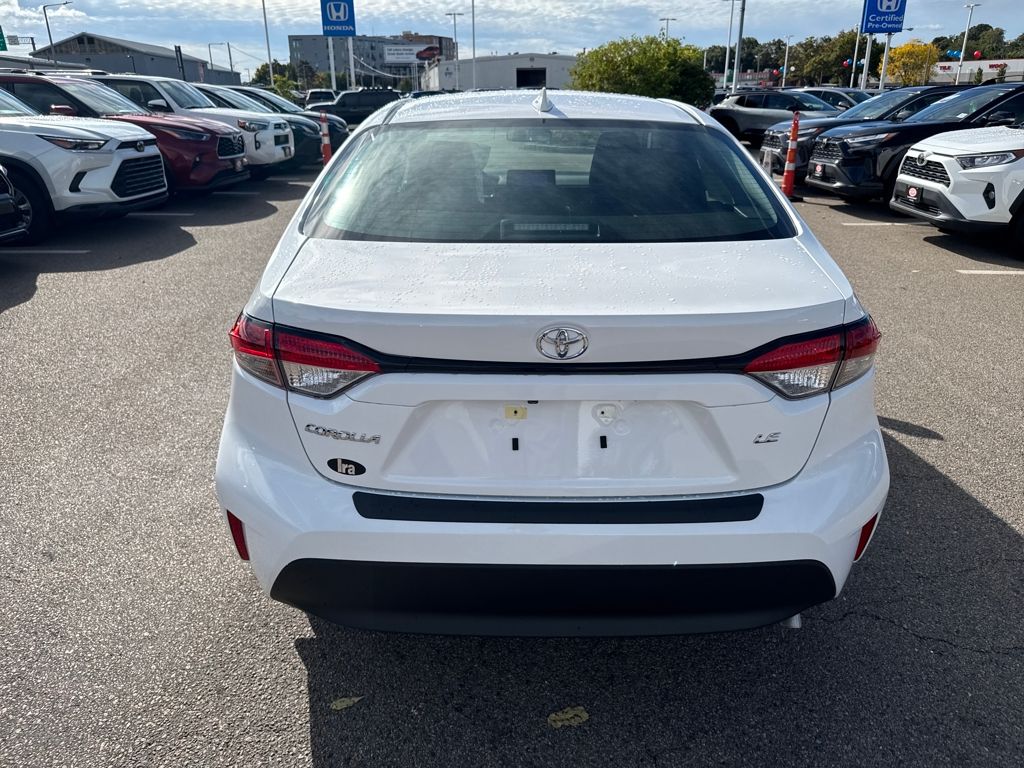 2025 Toyota Corolla LE photo 6