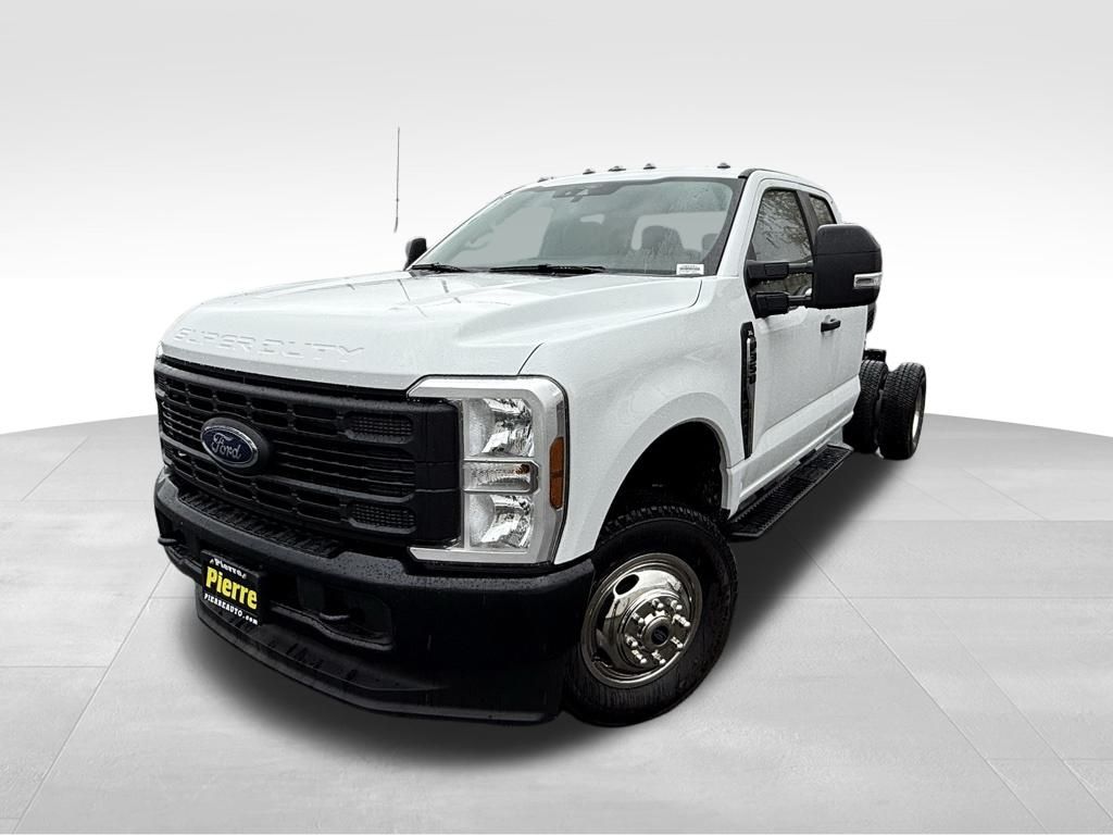 2025 Ford F-350 Super Duty Chassis XL SuperCab DRW 4WD