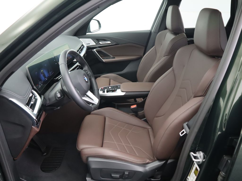 Thumbnail: 2025 BMW X1 - 19