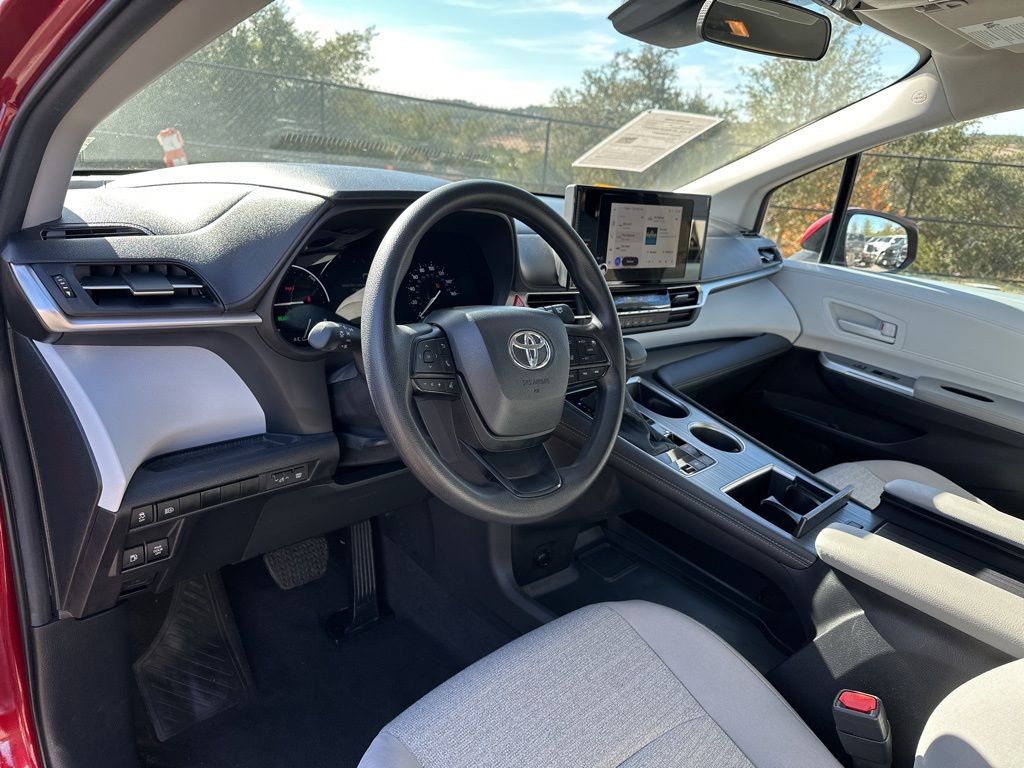 Used Car 2025 Toyota Sienna  Le For Sale Under $40,000 In Austin, Texas