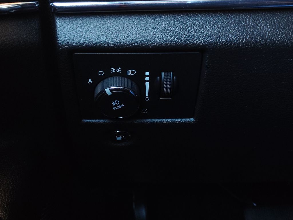 Used Car 2021 Jeep Grand Cherokee  80th Anniversary Edition For Sale Under $25,000 In Austin, Texas