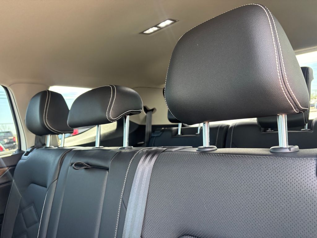 Used Car 2025 Volkswagen Atlas  2.0t Se W/technology For Sale Under $40,000 In Austin, Texas