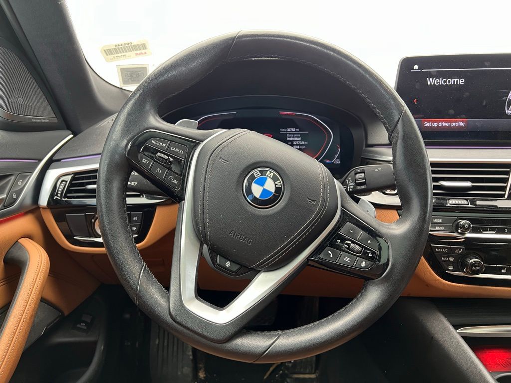 Thumbnail: 2023 BMW 5 Series - 16