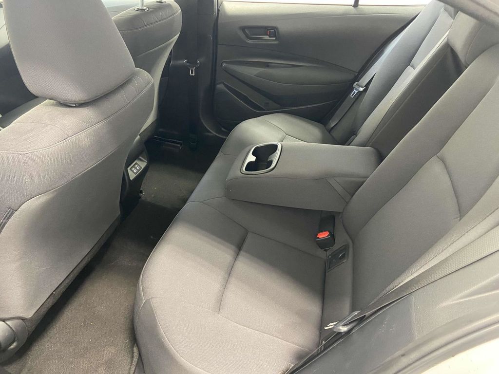 2023 Toyota Corolla LE photo 10