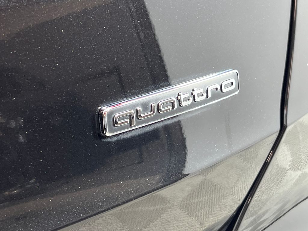 Thumbnail: 2025 Audi Q3 - 11