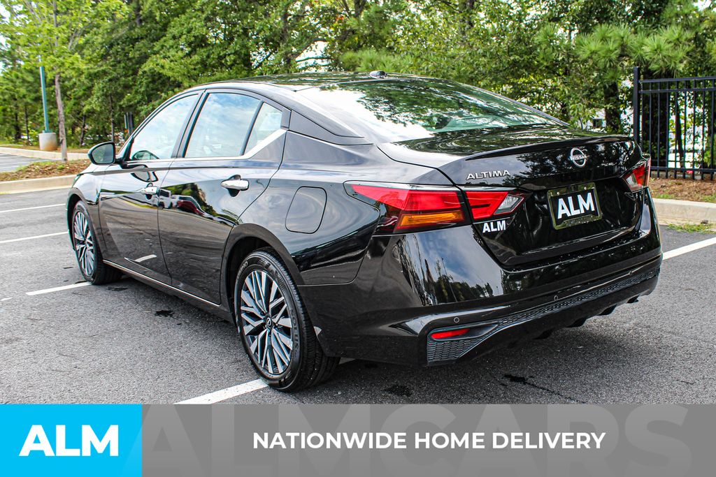 Used 2025 Black Nissan 2.5 SV image 4