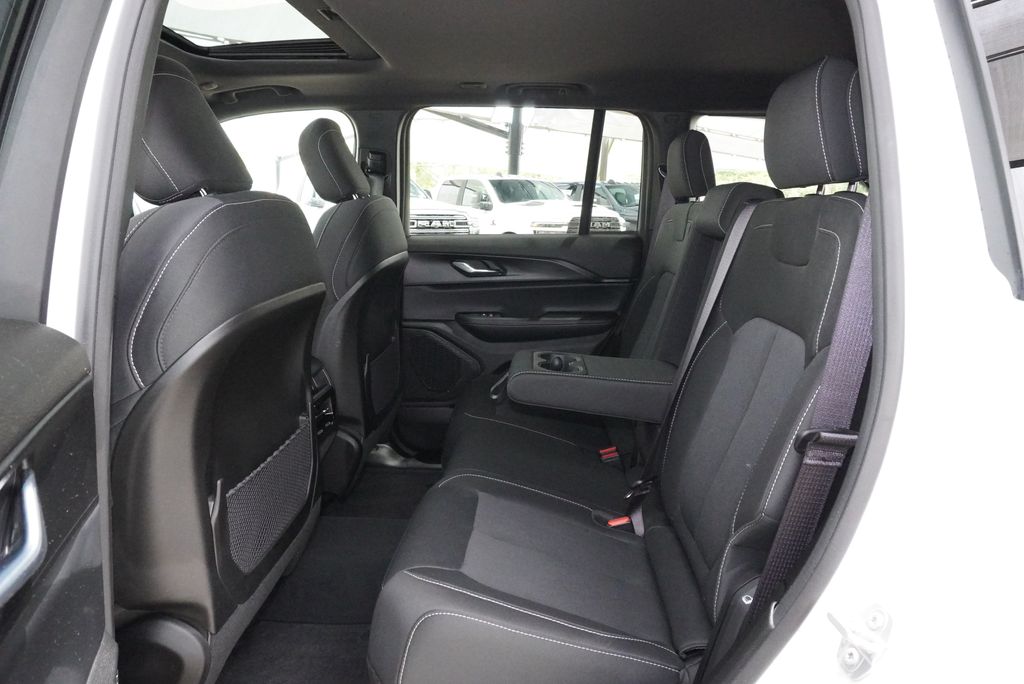 Used Car 2025 Jeep Grand Cherokee  Laredo For Sale Under $35,000 In Weatherford, Texas