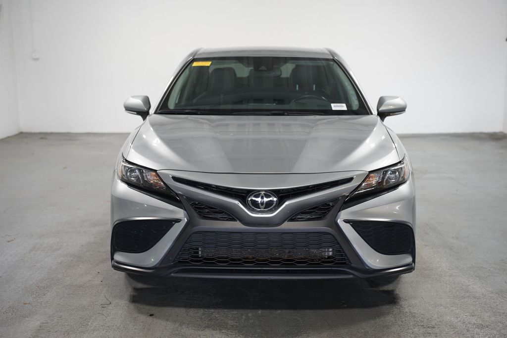 2024 Toyota Camry SE 2