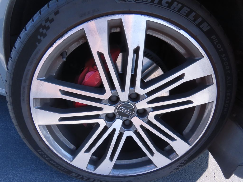 Thumbnail: 2020 Audi SQ5 - 18