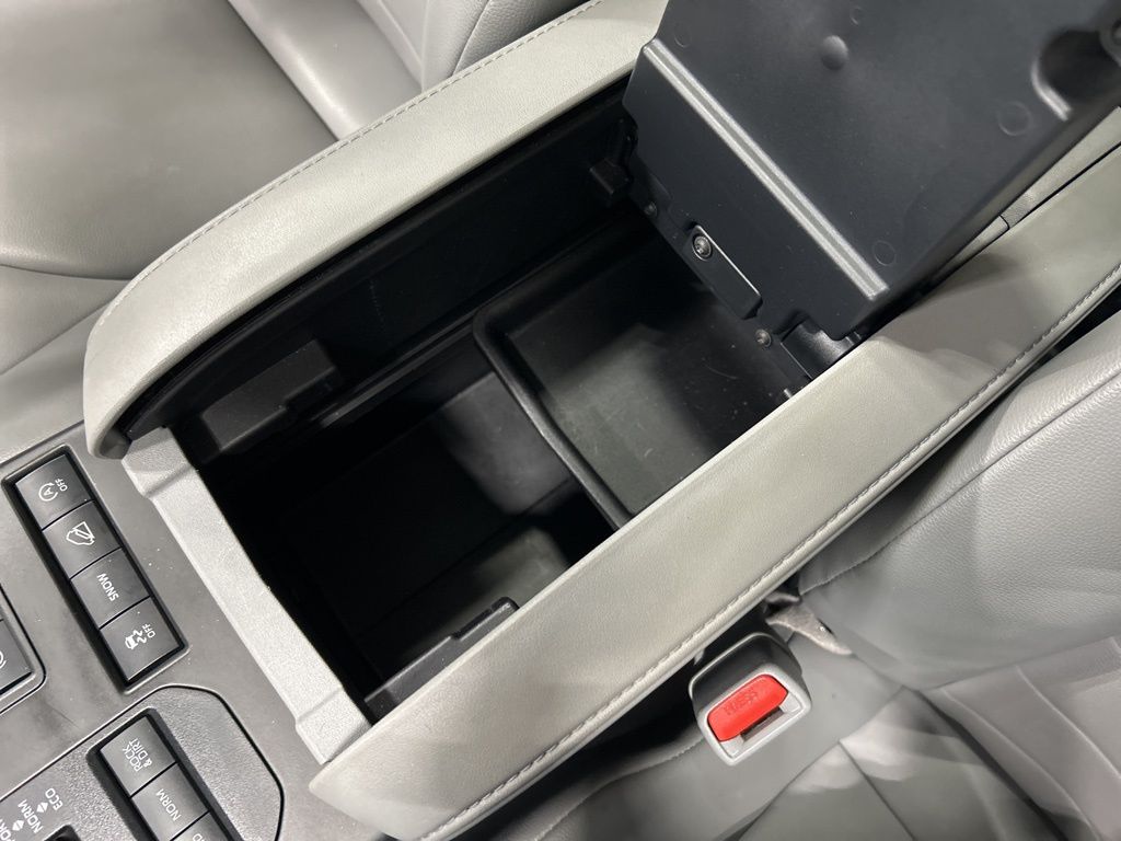 used 2021 Toyota Highlander car, priced at $34,908