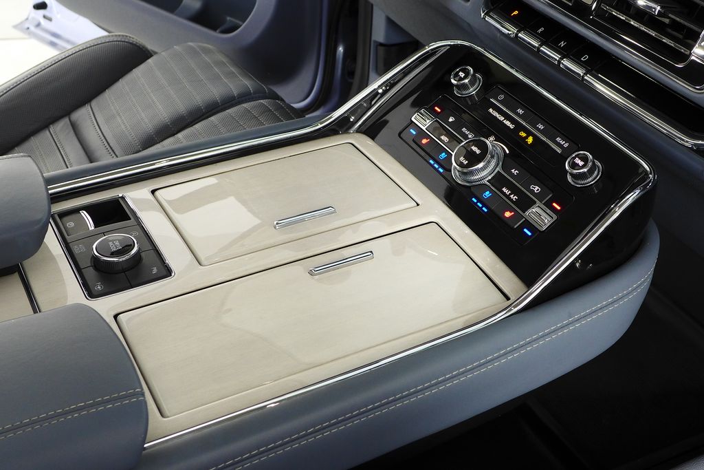 2021 Lincoln Navigator Black Label 16