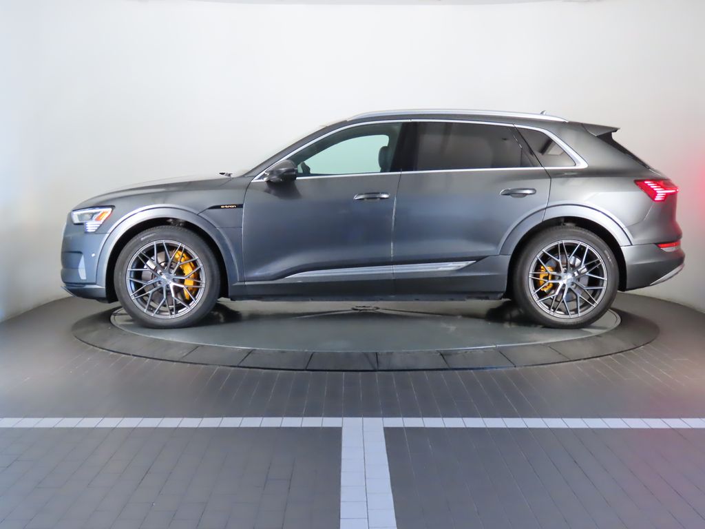 Thumbnail: 2019 Audi e-tron - 2