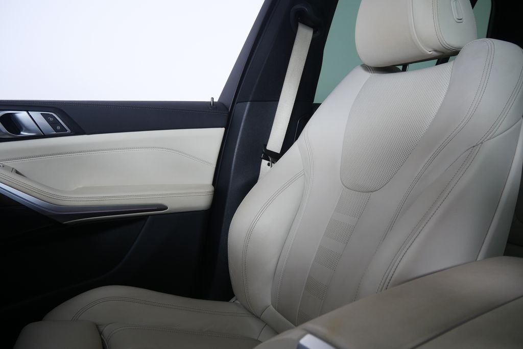 Thumbnail: 2022 BMW X5 - 24