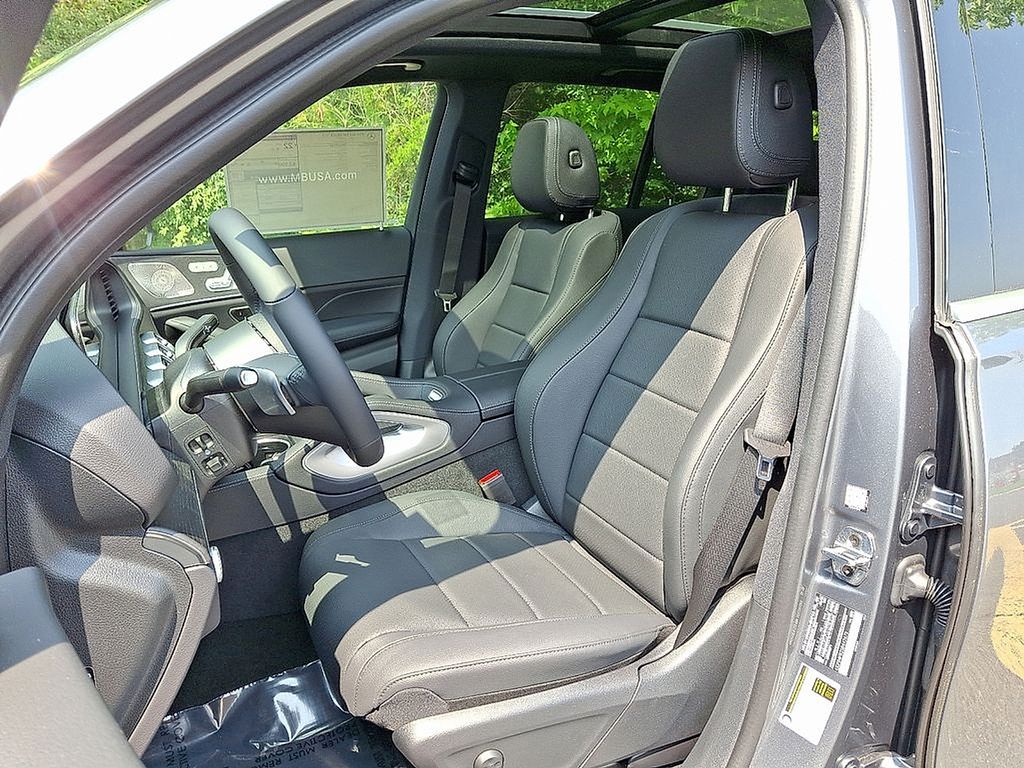 Thumbnail: 2025 Mercedes-Benz GLE - 10