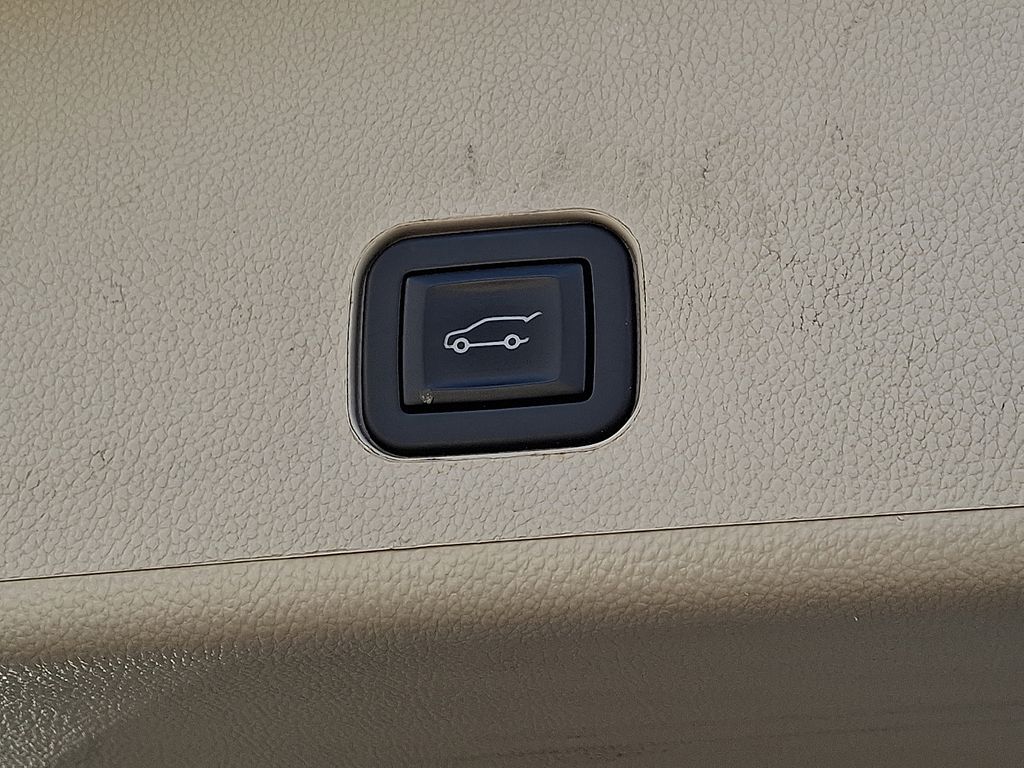 Thumbnail: 2015 Cadillac SRX - 29