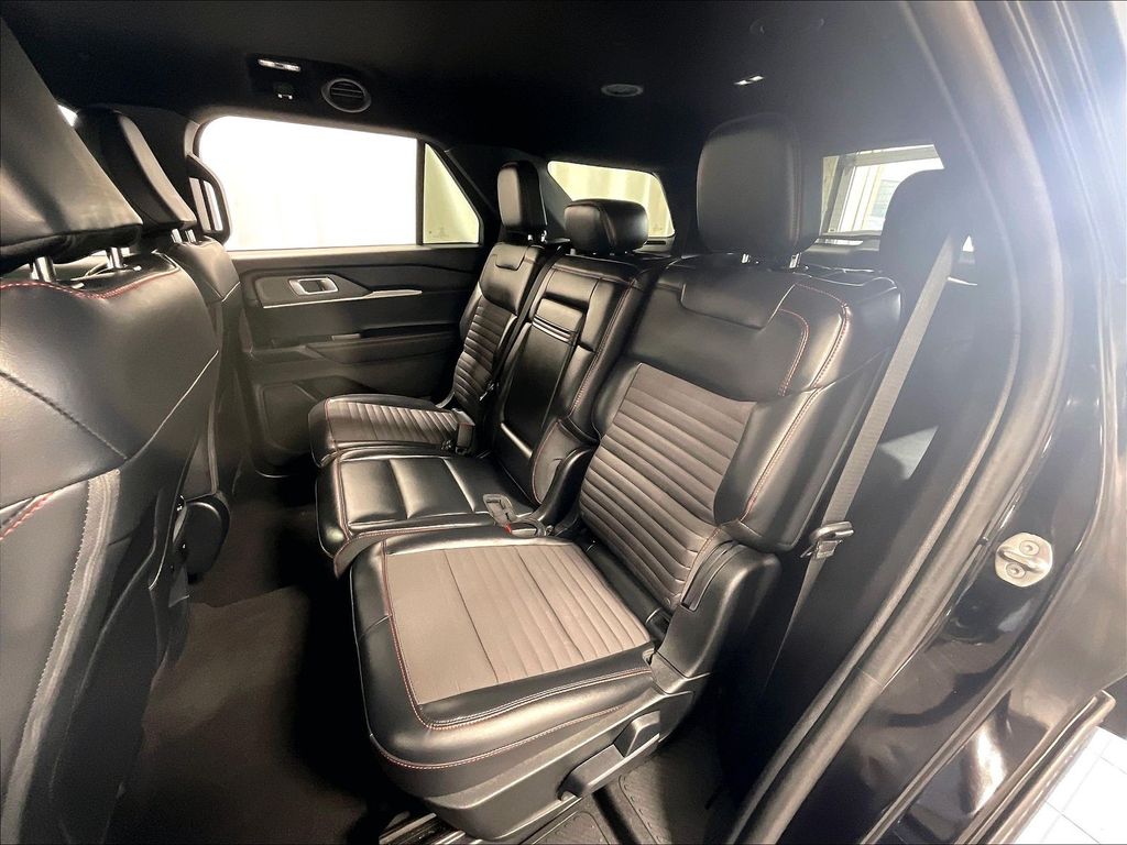 2025 Ford Explorer — photo 15