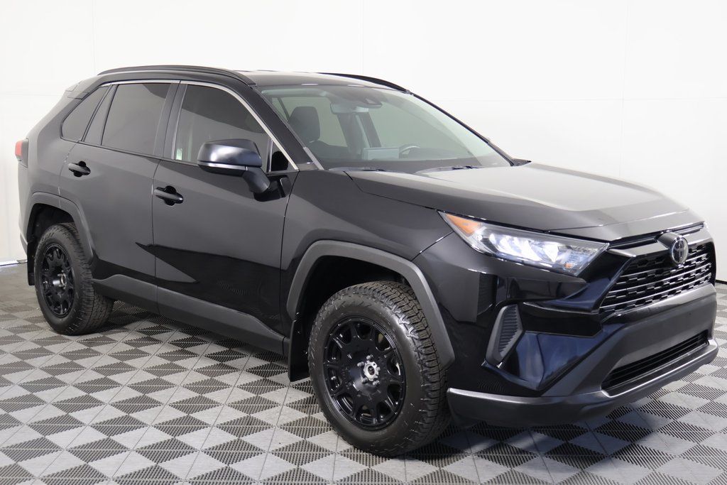 Thumbnail: 2021 Toyota RAV4 - 3