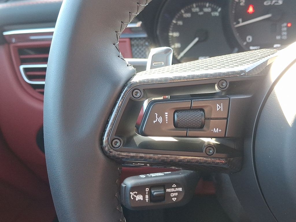 Thumbnail: 2026 Porsche Macan - 25