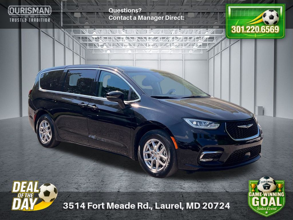 Diamond Black 2024 Chrysler Pacifica Minivan Front-Wheel Drive 9-Speed Automatic