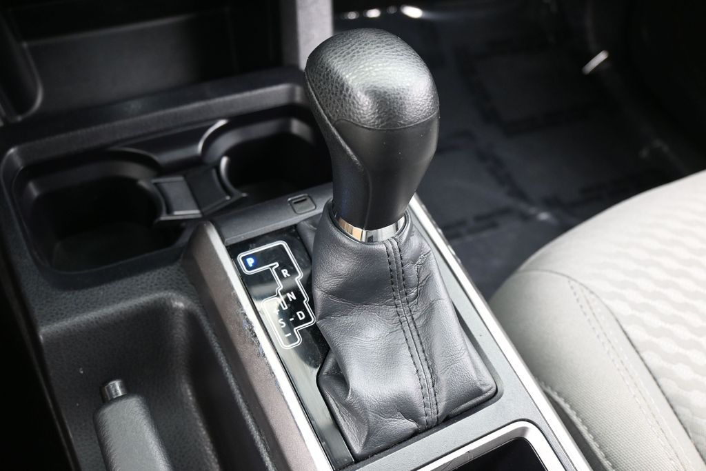 Used 2022 Blue Toyota SR5 image 22