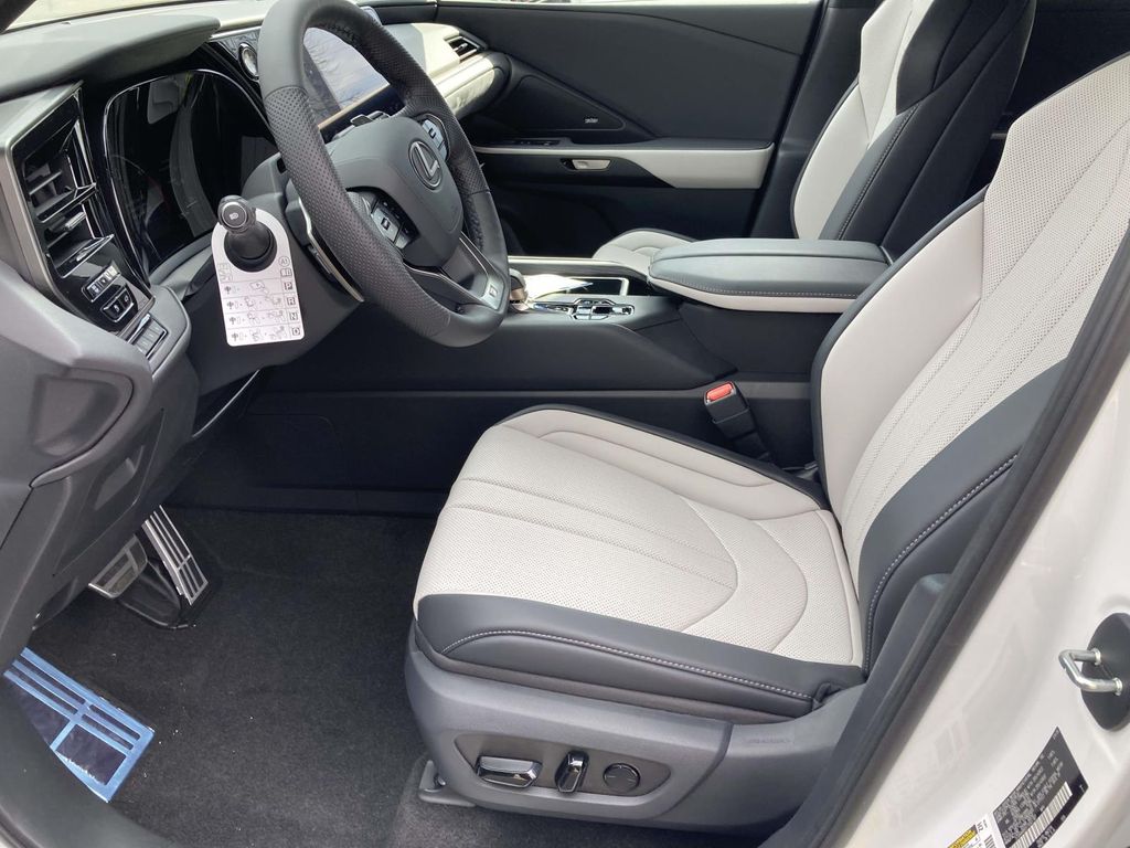 New 2026  Lexus 350 F SPORT Handling image 12