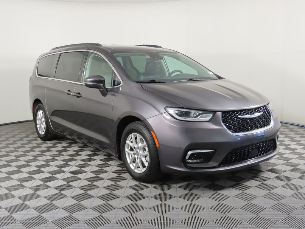 2022 Chrysler Pacifica Touring L 3