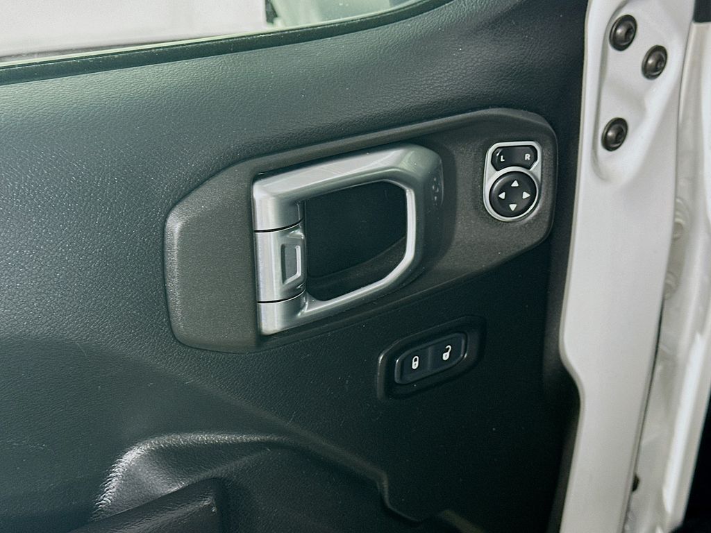 Used 2020 White Jeep Sport S image 23