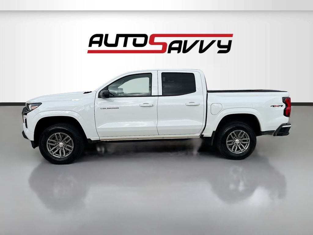 Used 2025 White Chevrolet LT image 4