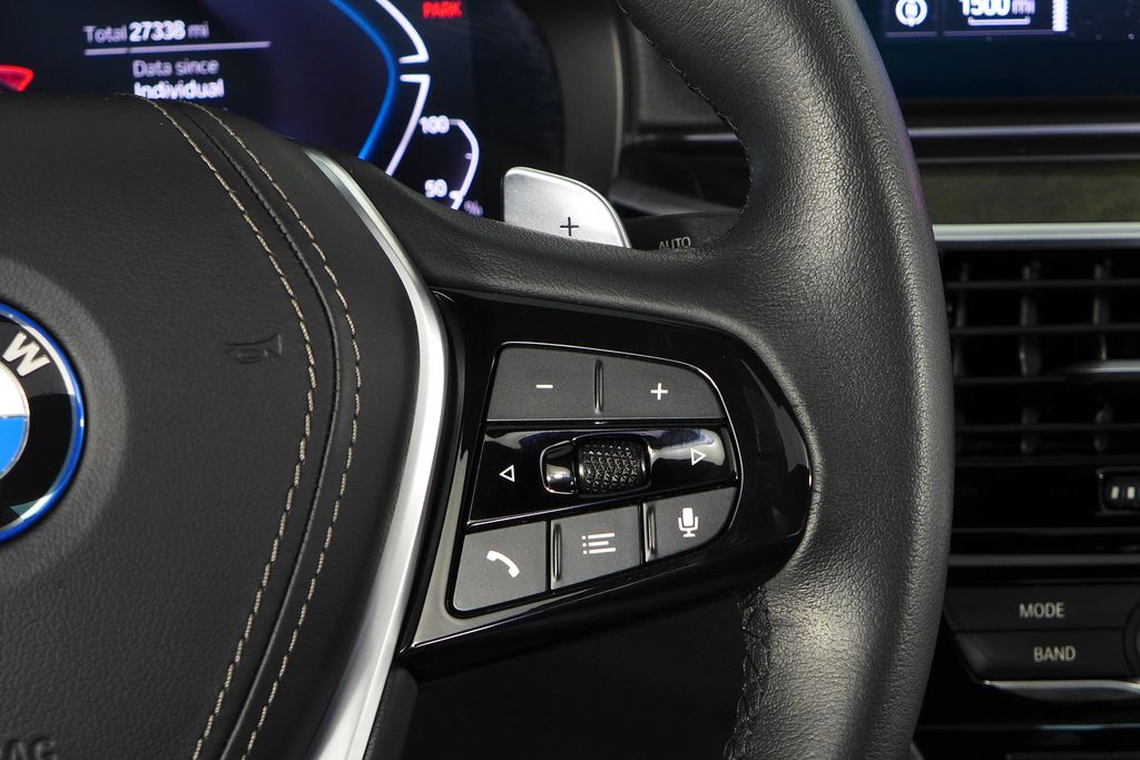 Thumbnail: 2023 BMW 5 Series - 29