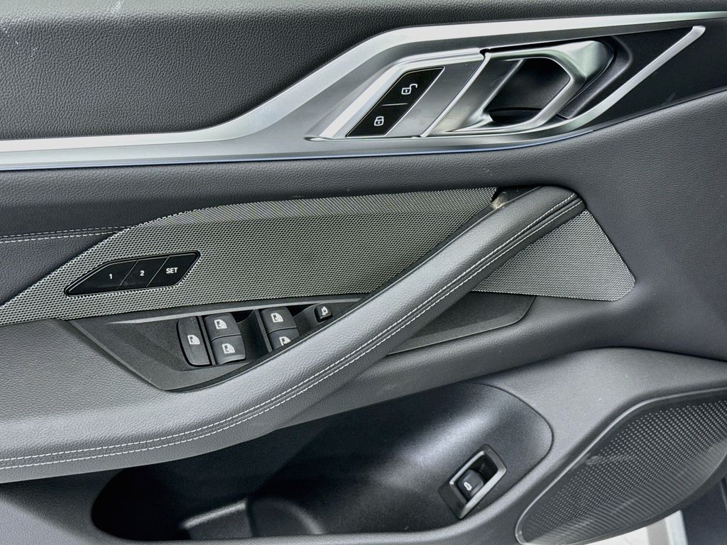 Thumbnail: 2026 BMW i4 - 22