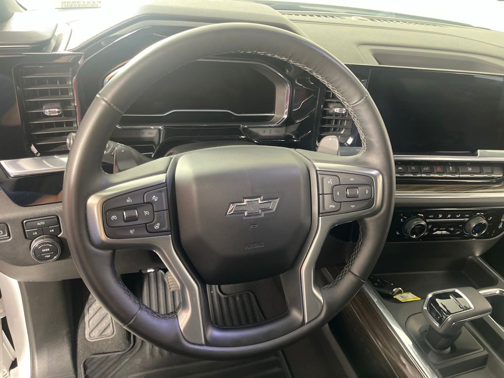 Thumbnail: 2023 Chevrolet Silverado 1500 - 23