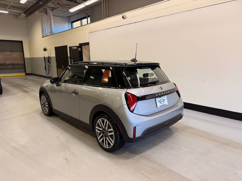 Thumbnail: 2026 MINI Cooper - 3