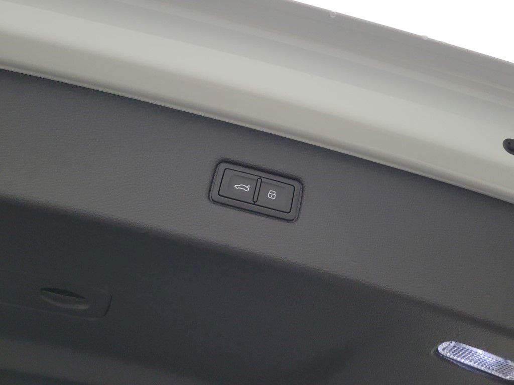 Thumbnail: 2026 Audi Q7 - 12