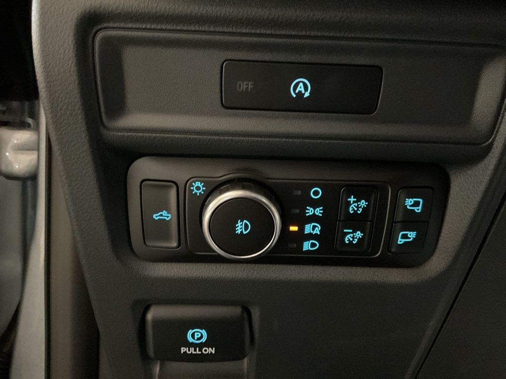 New 2025 Silver Ford XLT image 11