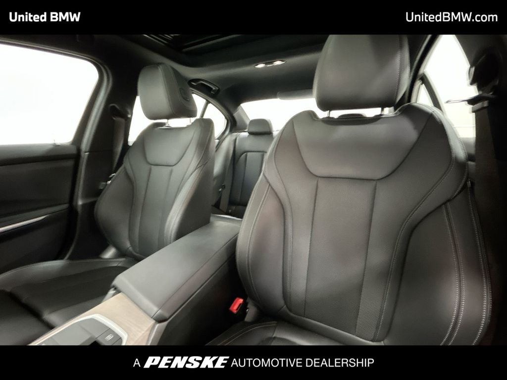 Thumbnail: 2025 BMW 3 Series - 13