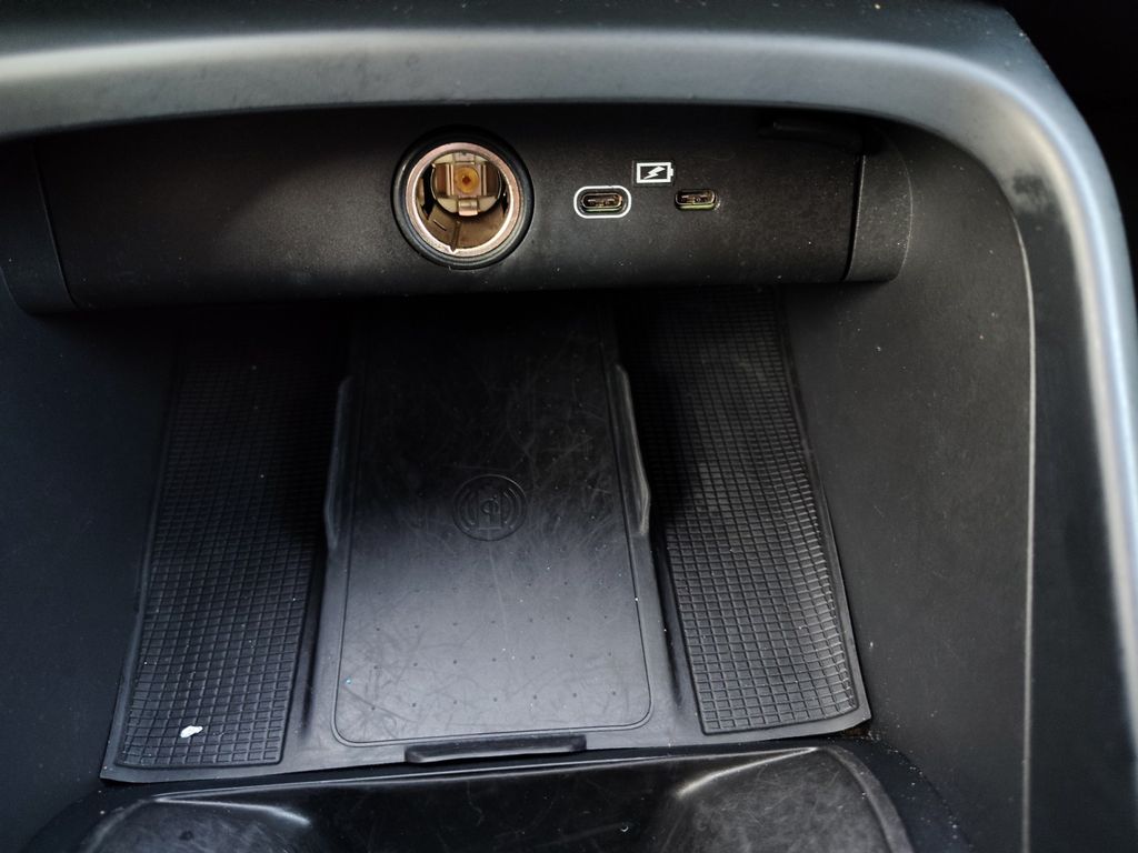 Used Car 2024 Volvo Xc40  B5 Core For Sale Under $30,000 In Austin, Texas