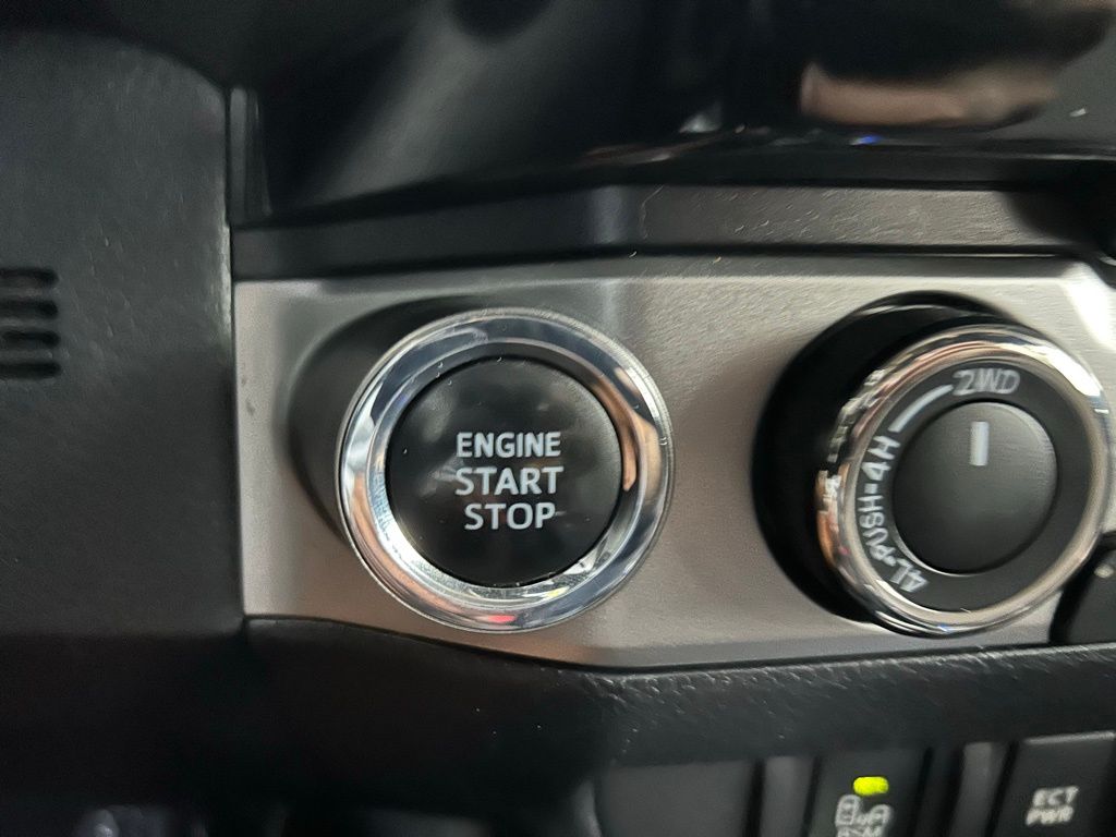 2016 Toyota Tacoma Limited 21