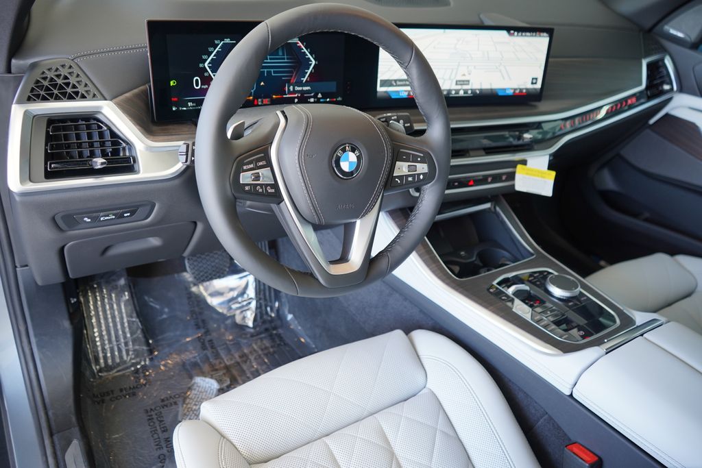 Thumbnail: 2026 BMW X5 - 13