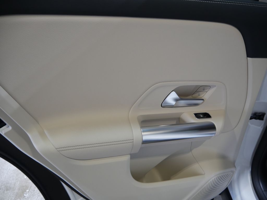 Thumbnail: 2026 Mercedes-Benz GLA - 20