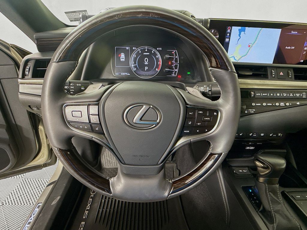 Thumbnail: 2019 Lexus ES - 11