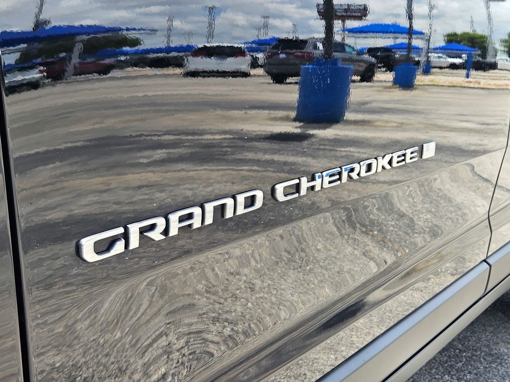 Used Car 2023 Jeep Grand Cherokee  Laredo For Sale Under $30,000 In San Marcos, Texas